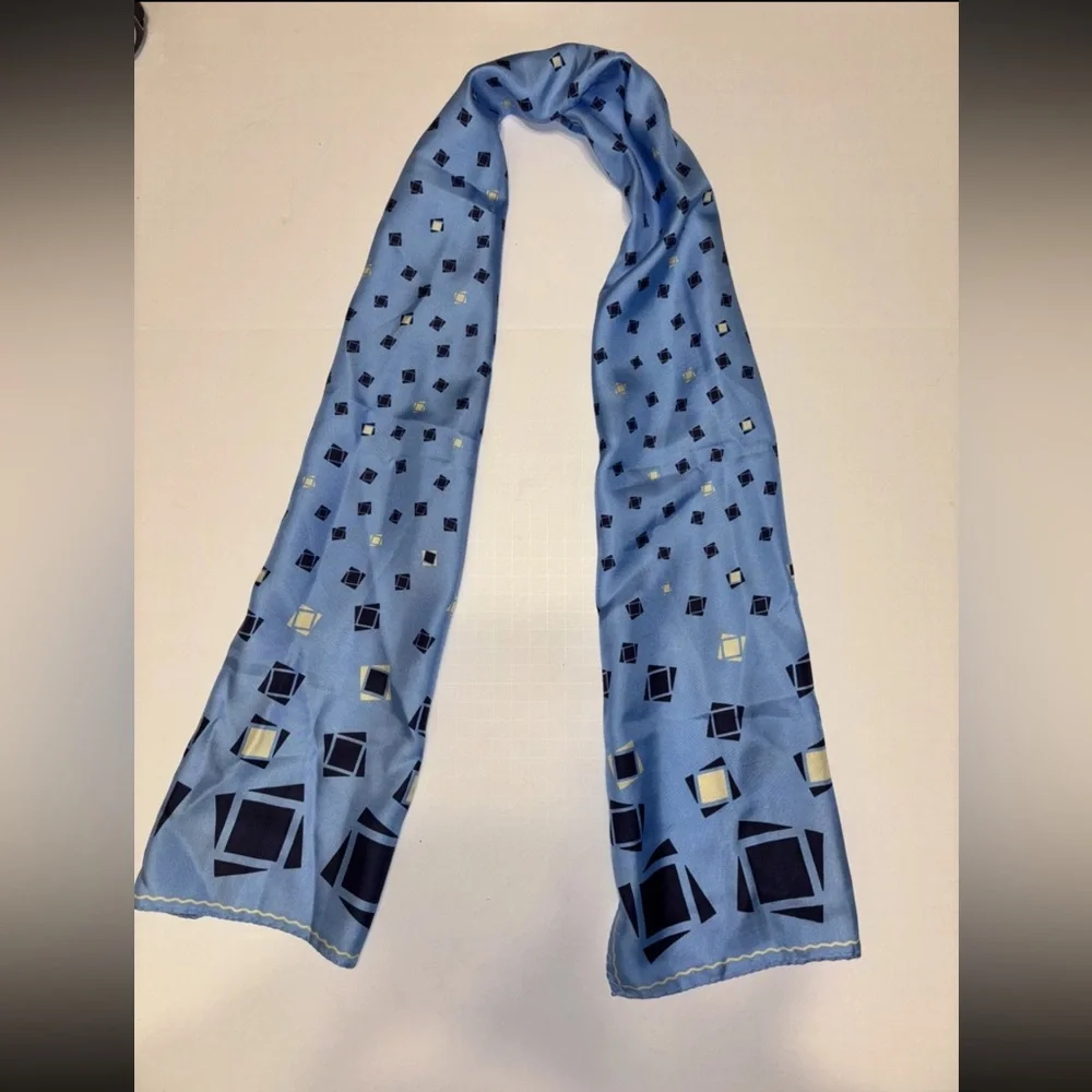 Women’s Vintage 100% Silk Blue Geometric Scarf 11 X‎ 52”
